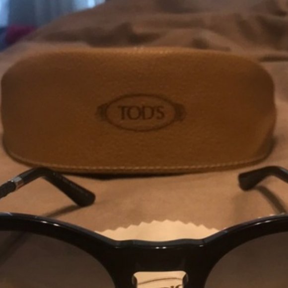 Tod's Sunglasses EUC - Picture 8 of 9